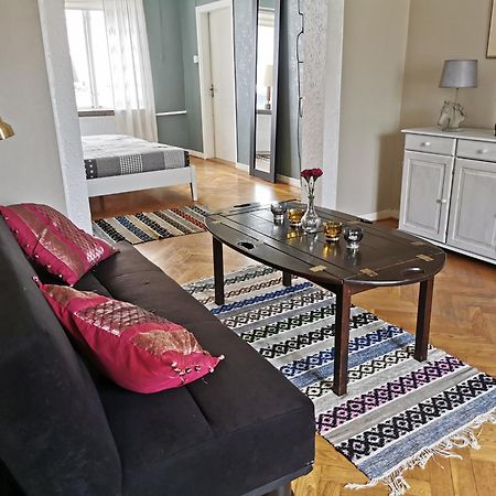 Gamla Skolan Rum & Oevernattning I Spjutstorp Apartment Cameră foto