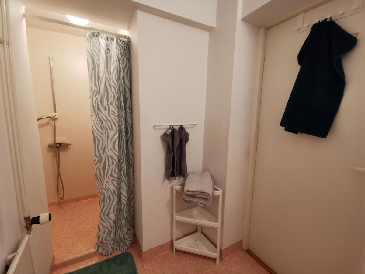 Gamla Skolan Rum & Oevernattning I Spjutstorp Apartment Exterior foto
