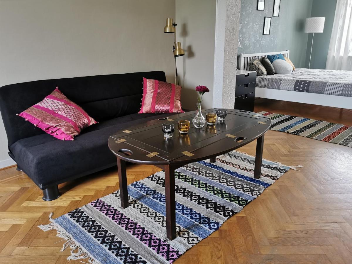 Gamla Skolan Rum & Oevernattning I Spjutstorp Apartment Exterior foto