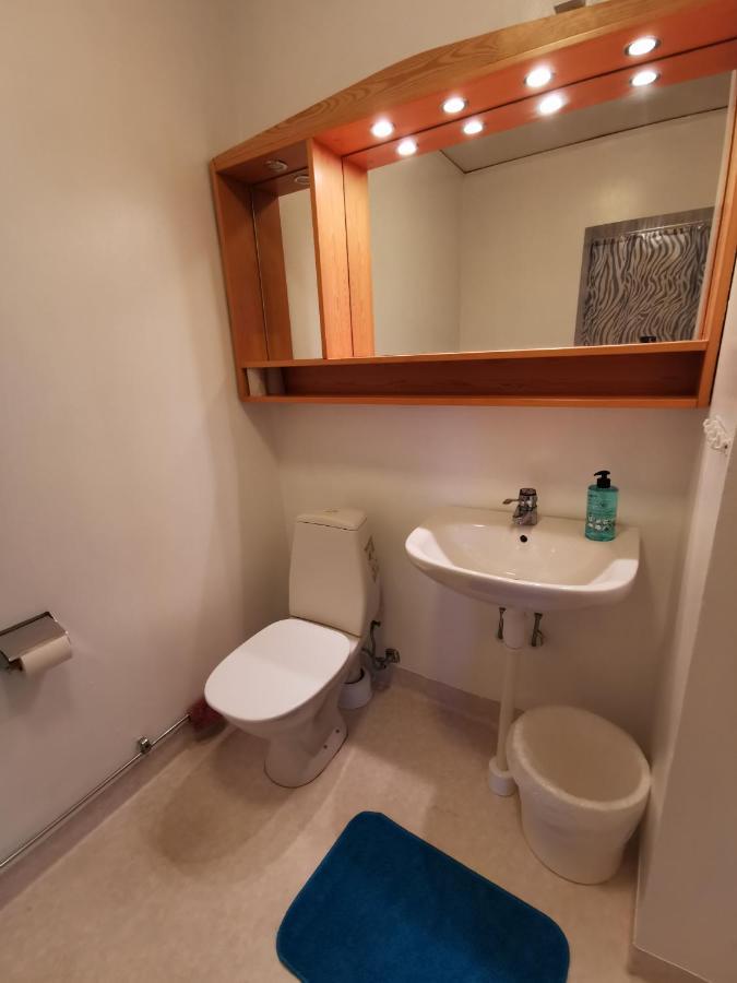 Gamla Skolan Rum & Oevernattning I Spjutstorp Apartment Exterior foto